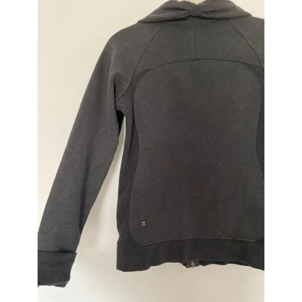Lululemon Full Zip Jacket Size 6 could fit XS-Small  Gray Active L10